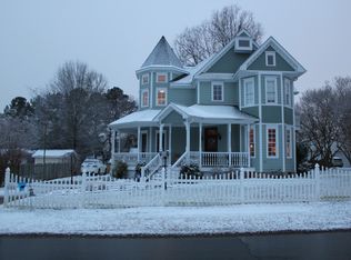 604 E Chatham St, Apex, NC 27502