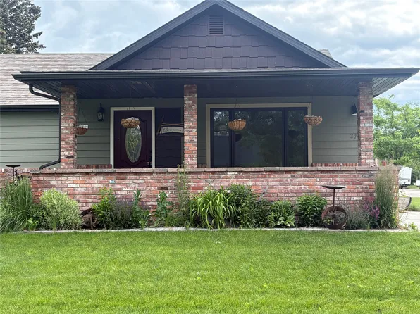 37 4th Ave SW, Choteau, MT 59422
