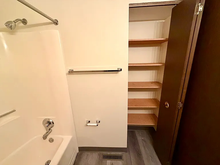 331 Locke Ave NW #333 — Photo 16