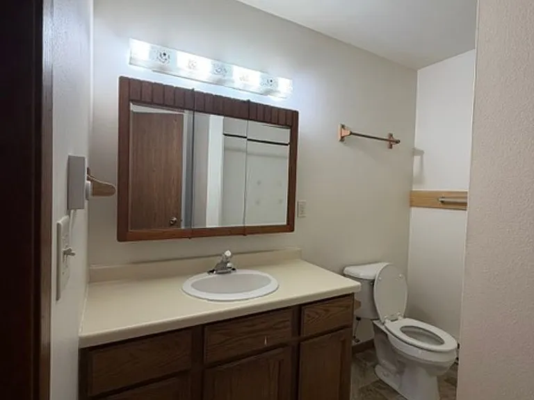 411 Germania St — Photo 13