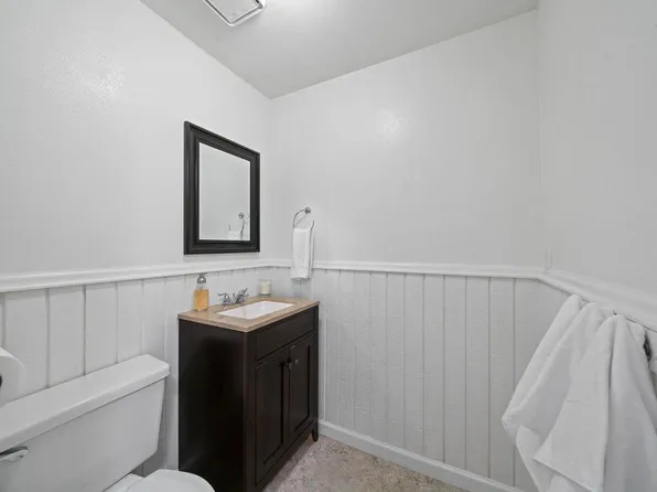 2017 SW 2nd Ct, Gresham, OR 97080