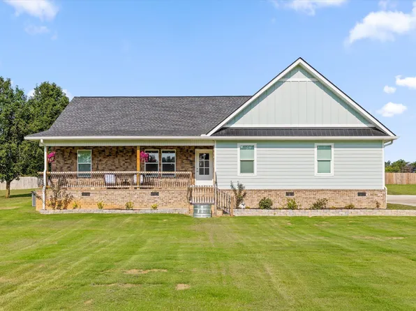 104 Lexington Stop Dr, Rock Spring, GA 30739