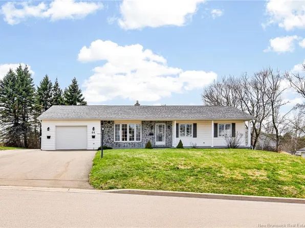 44 Woolridge St, Riverview, NB E1B 4G3