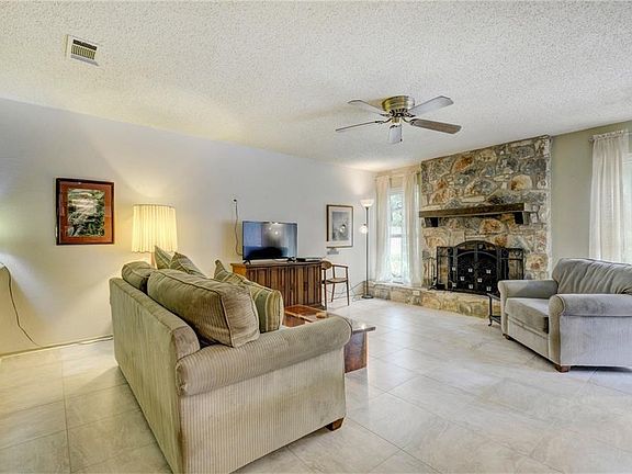 5th image of 9409 Newberry Dr