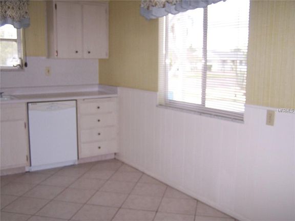 3rd image of 711 Ojai Ave