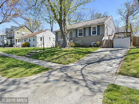 3rd image of 10003 Montauk Ave