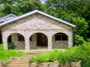 835 S 6th Ave, Laurel, MS 39440