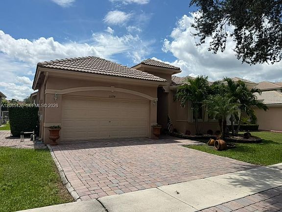 3rd image of 13374 SW 30th St