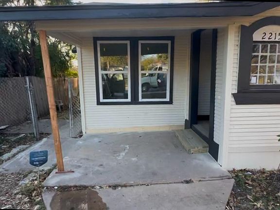 3rd image of 2215 N Elmendorf St #A