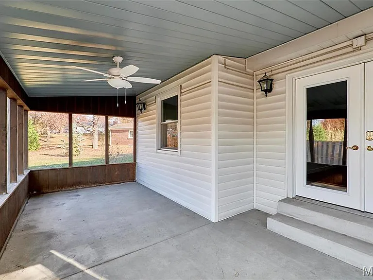 415 Trail Grove Ct — Photo 46