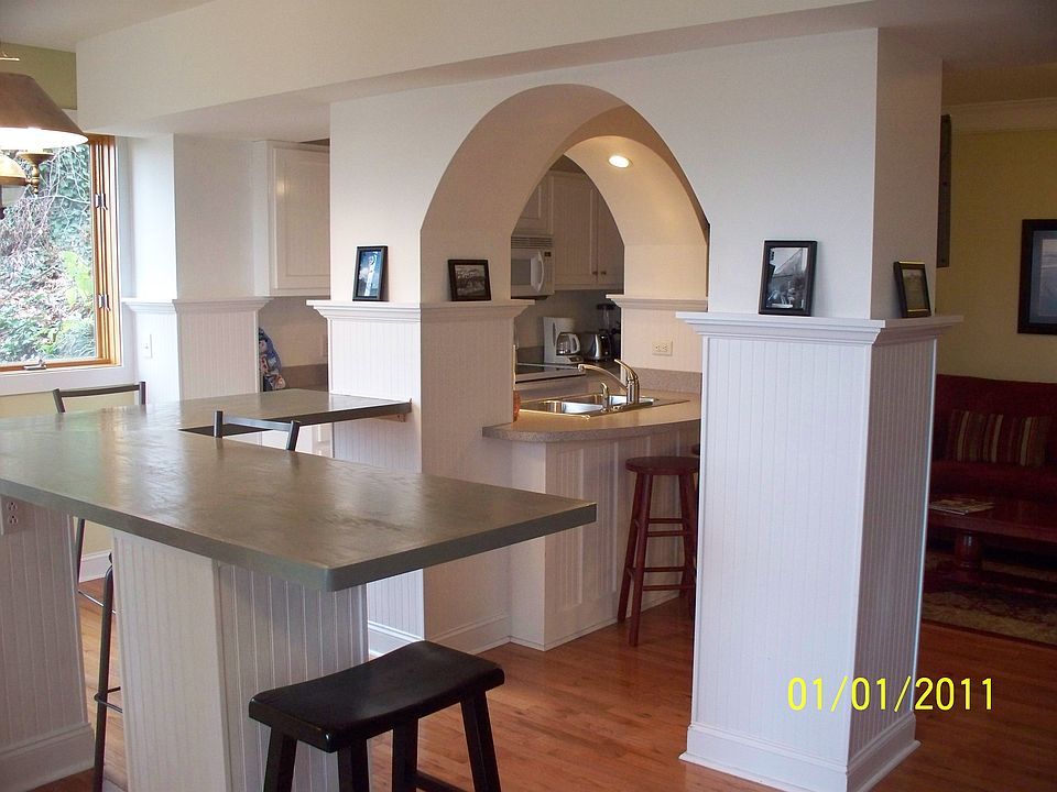 1st image of 556 W Shadowlawn Dr