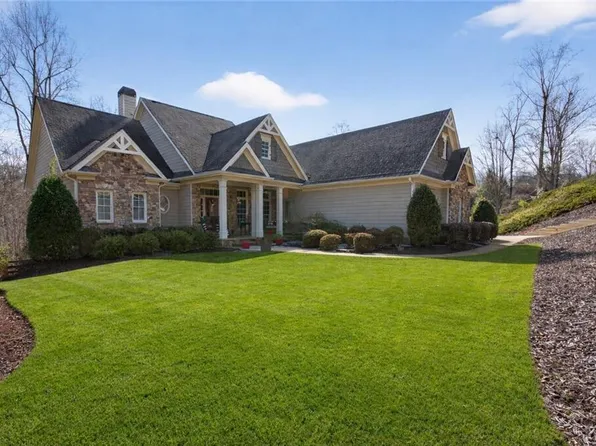 7435 Kingfisher Ln, Dawsonville, GA 30534