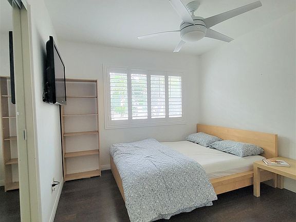 5th image of 12087 World Trade Dr Unit 4