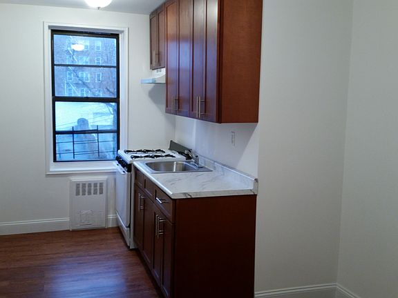2nd image of 270 N Broadway APT 5CD