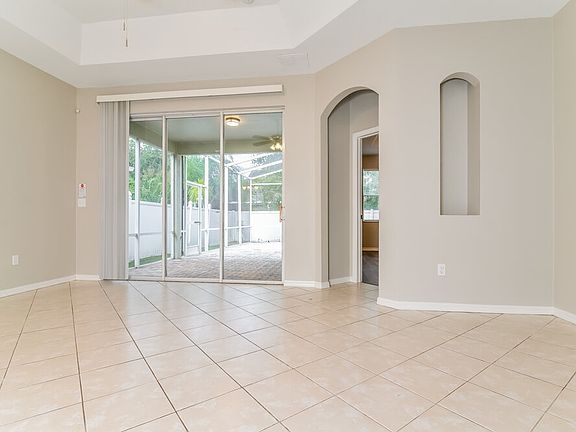 5th image of 14221 Lake Live Oak Dr