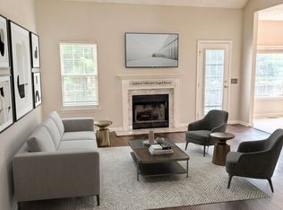 2102 Loudenslager Dr, Thompsons Station, TN 37179