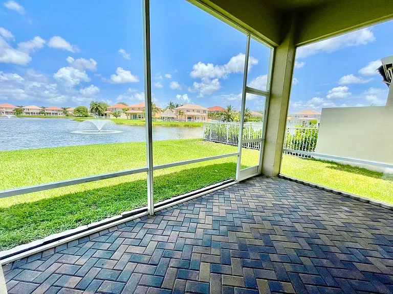 9656 Cobblestone Creek Dr — Photo 16