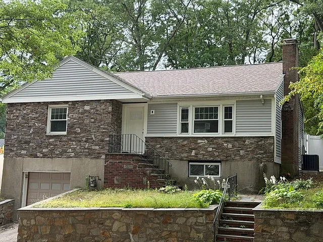 3 bed, 2000 sqft, $4,800 — Photo 2