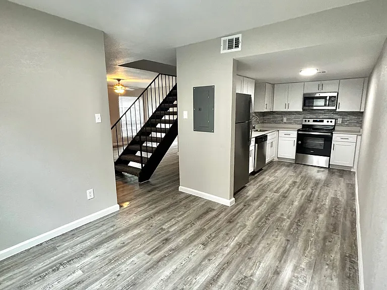 Athena Garden Apartments — Photo 39
