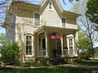 327 E Locust St, Lanark, IL 61046