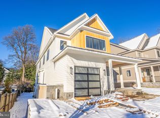 4831 33rd Rd N, Arlington, VA 22207