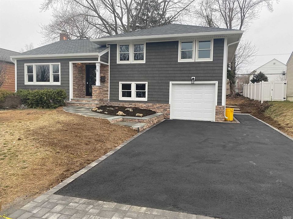 1st image of 5 Bayberry Dr