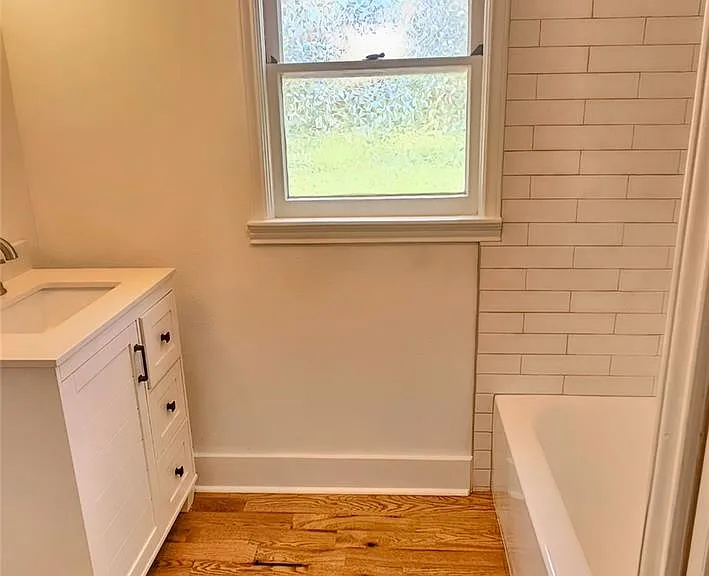 505 Colorado St — Photo 12