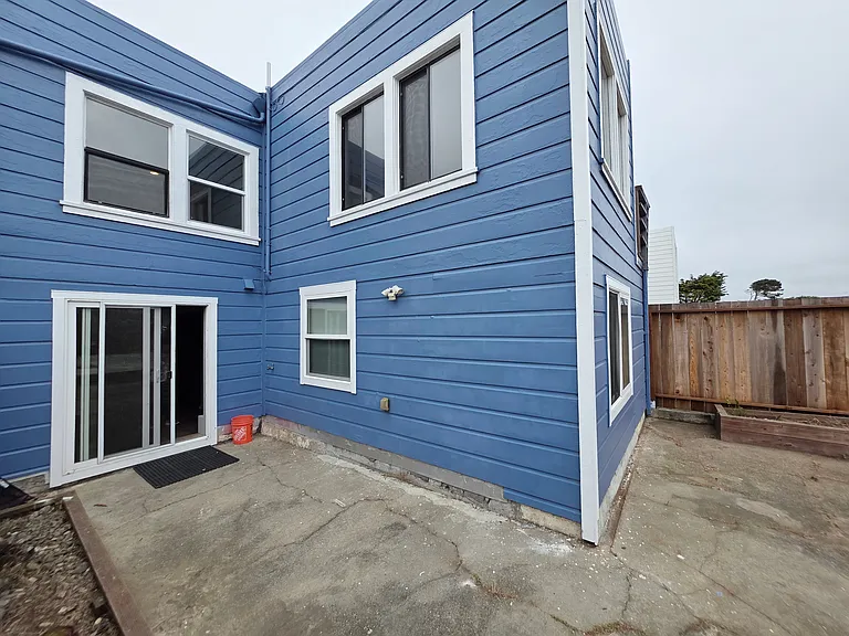 2258 44th Ave — Photo 22