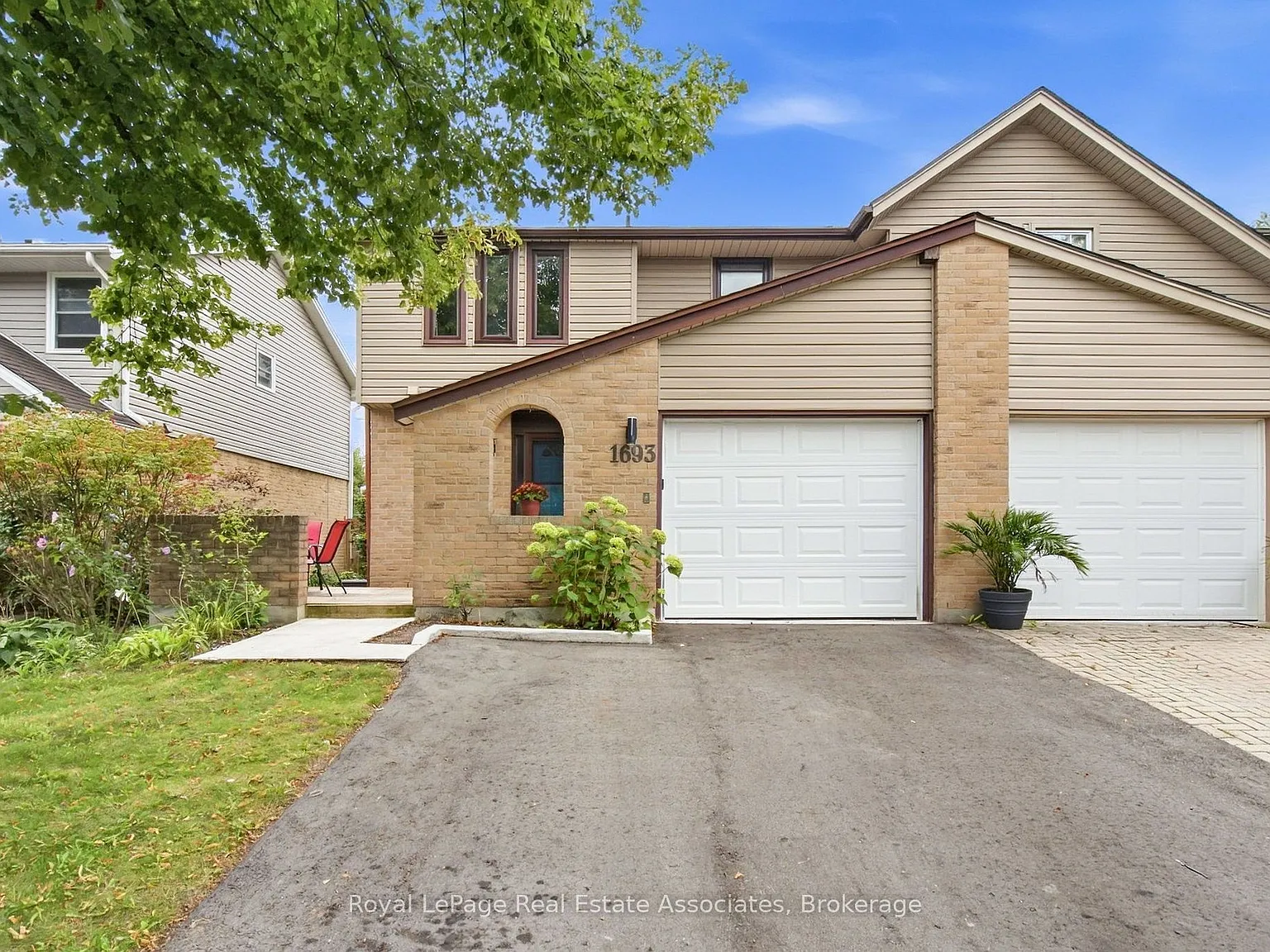 3 bed, $2,600 — Photo 2