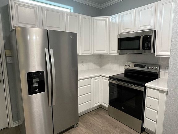 4th image of 3838 Oldenburg Ln
