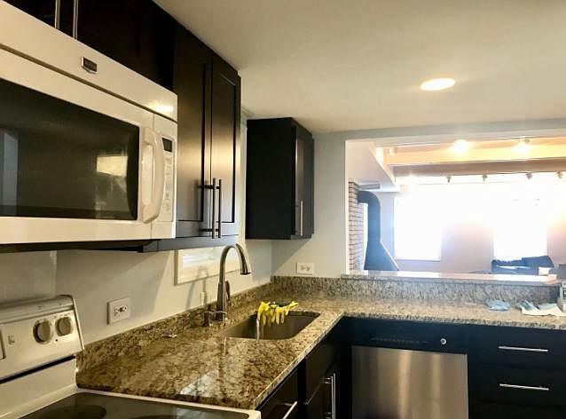 1st image of 347 W Dickens Ave #8rheczcj2