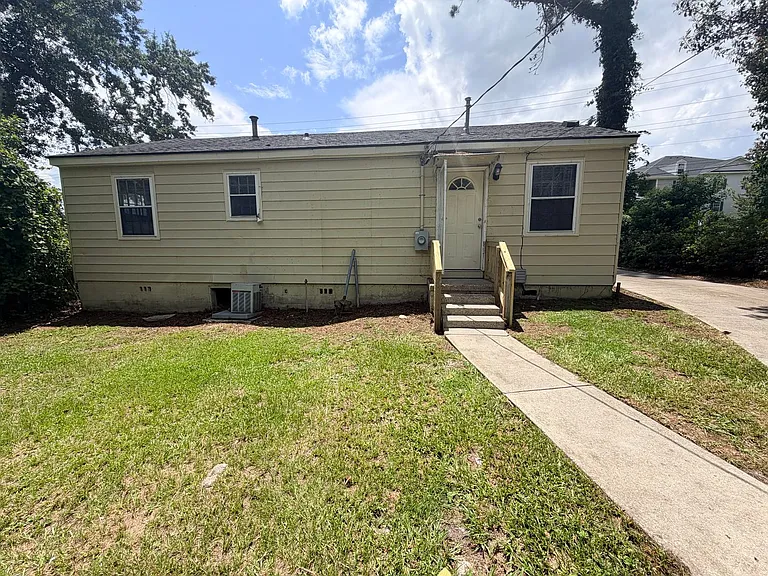 1307 Melody Ln — Photo 3
