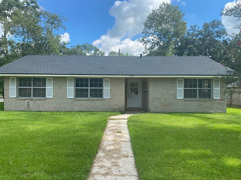 1006 E Hazel St — Photo 15