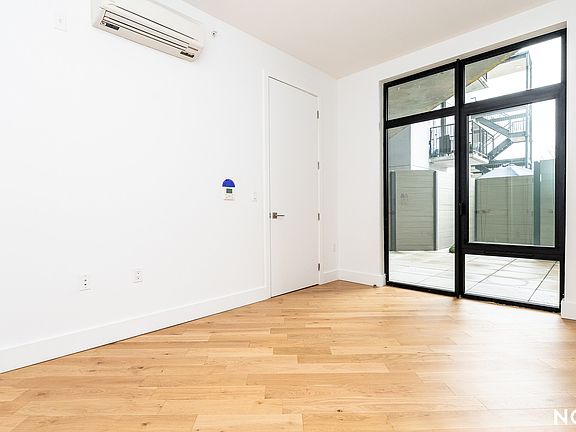 4th image of 597 Grand St #322