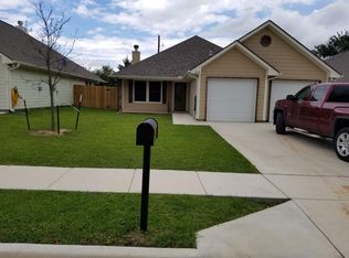 212 Lovers Path Dr, Springtown, TX 76082