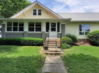 213 S 1150 E, Oakland City, IN 47660