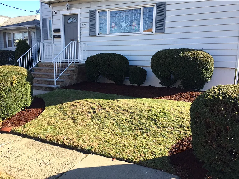 Hillcrest Ave — Photo 1