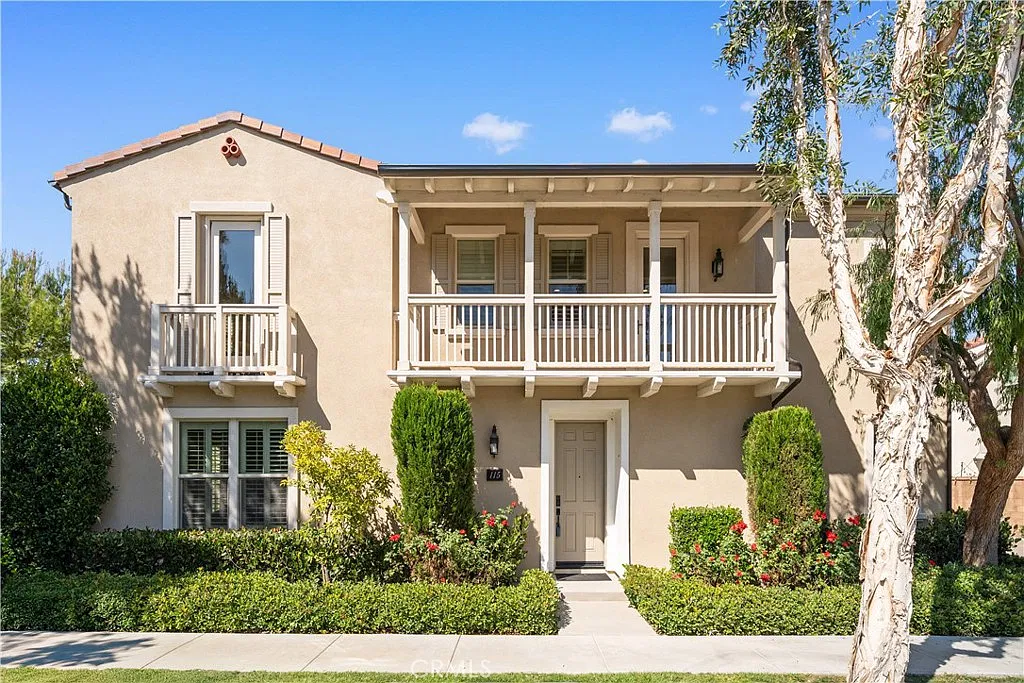 4 bed, 3.5 bath, 2547 sqft, $5,999 — Photo 1