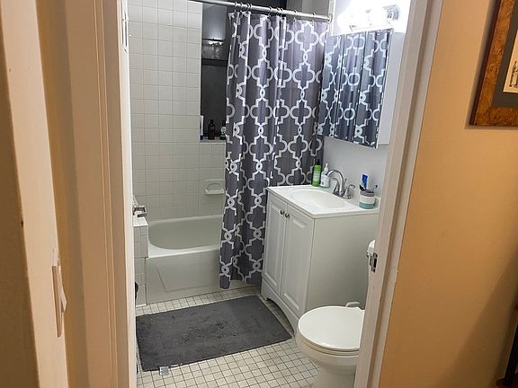 4th image of 434 E 72nd St APT 1A