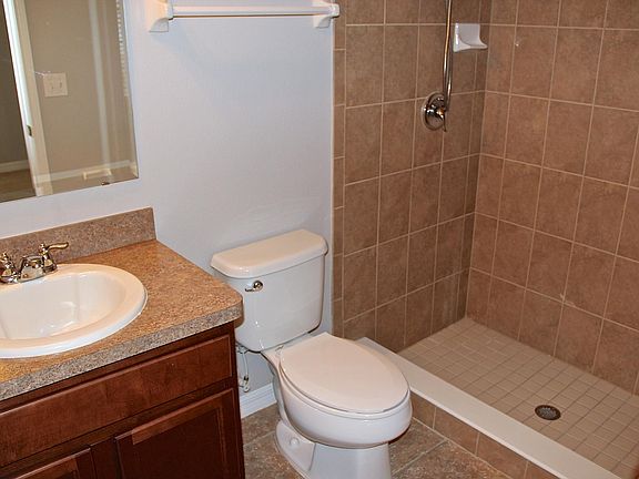 4th image of 285 McLeods Way
