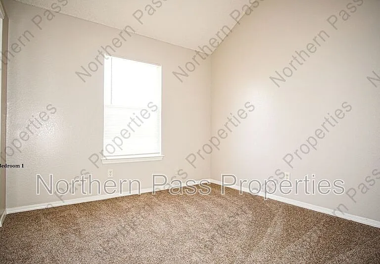 817 Dakota River Ave — Photo 14