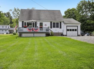 8 Windsor Rd, West Milford Twp., NJ 07480