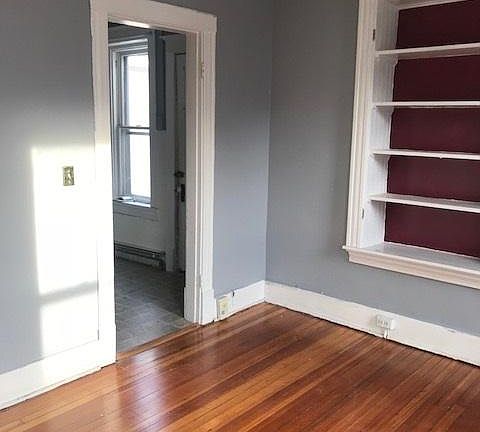 3rd image of 128 W Sherman Ave