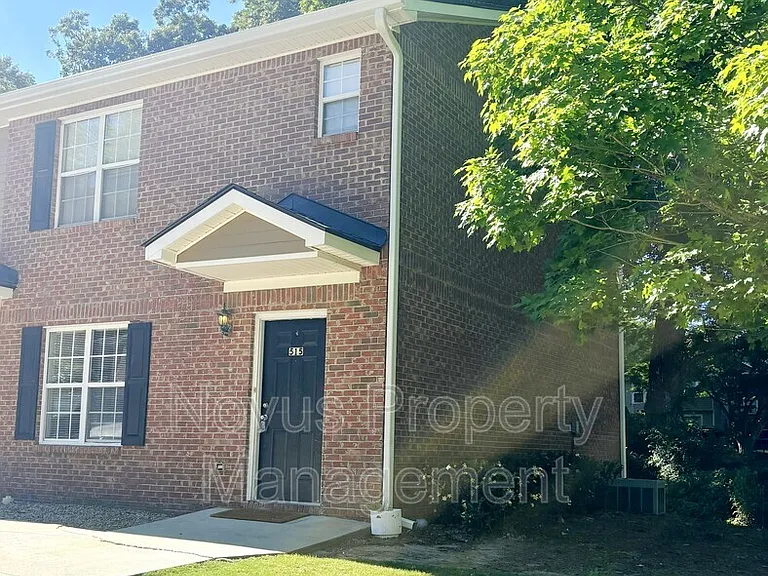 515 Lawson St — Photo 1