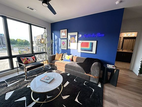 4th image of 303 31st Ave N #506