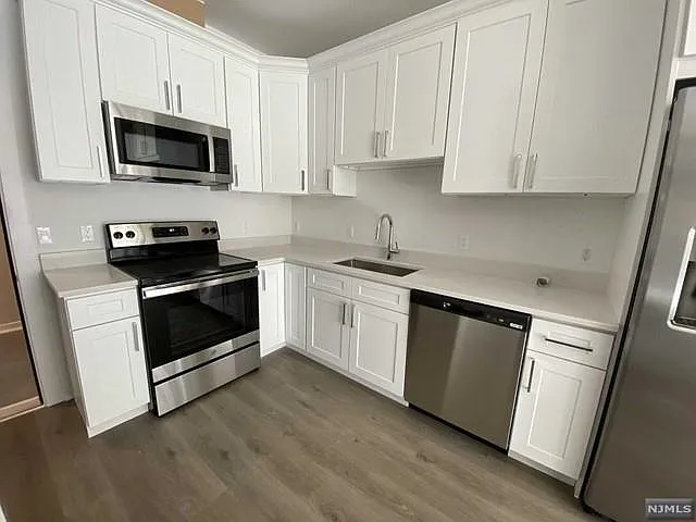 Building Photo - 74 Clarendon Pl #203