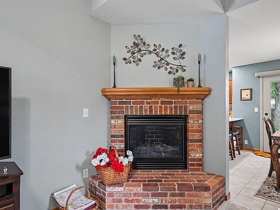 5th image of 2719 Larkspur Ct