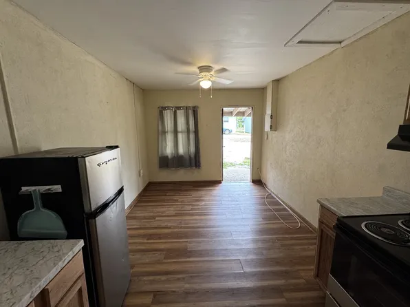 3626 Us Highway 90 APT 20, Marianna, FL 32446