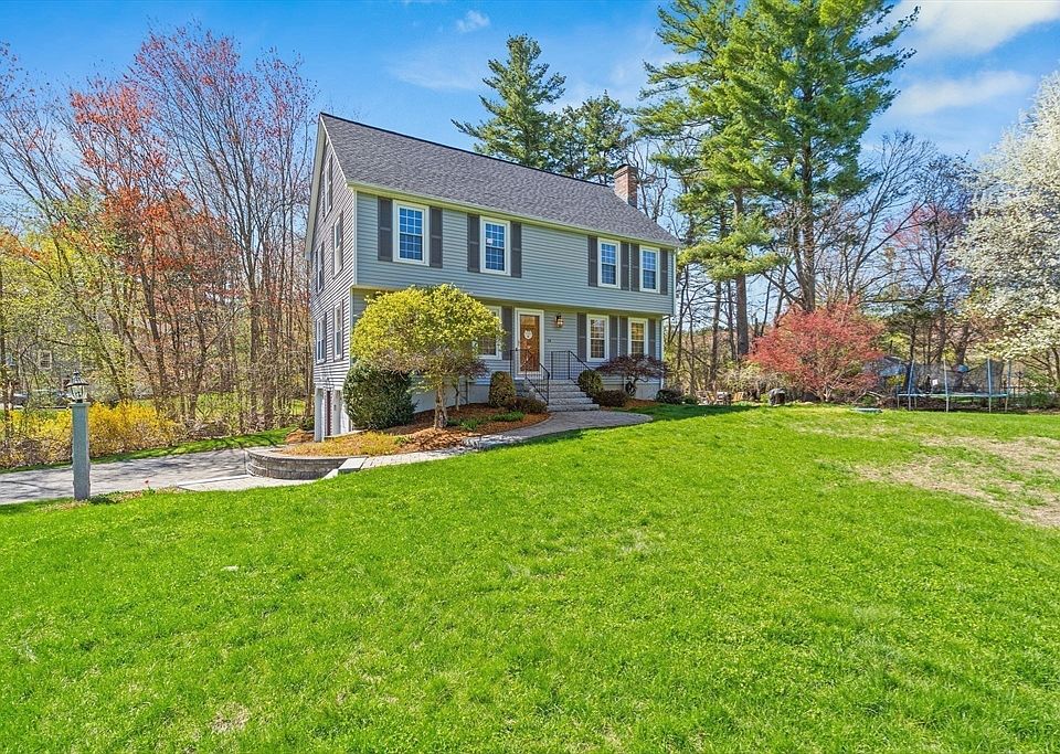 1st image of 18 Villanova Dr