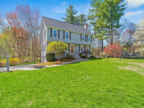 18 Villanova Dr, Westford, MA 01886